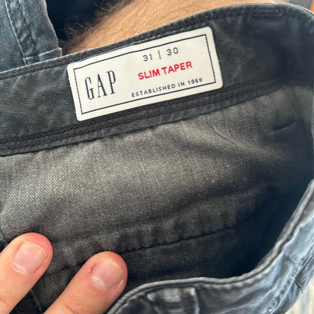 Gap slim taper cargo pants